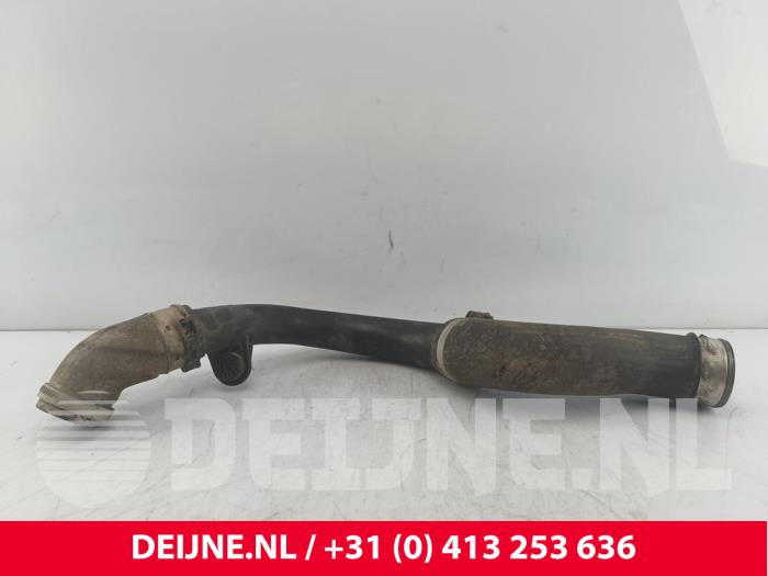 Usagé Tube intercooler Volkswagen Transporter T5 2.0 TDI DRF Prix sur demande proposé par van Deijne Onderdelen Uden B.V.