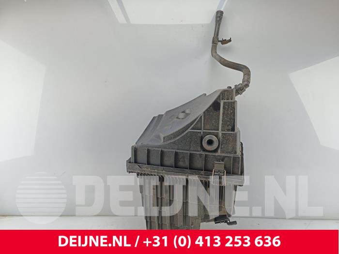 Begagnade Luftfilterhus Volkswagen Transporter/Caravelle T6 2.0 TDI 150 Pris på förfrågan erbjuds av van Deijne Onderdelen Uden B.V.