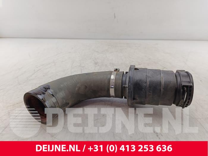 Gebrauchte Intercooler Schlauch Renault Trafic (1FL/2FL/3FL/4FL) 1.6 dCi Twin Turbo Preis € 42,35 Mit Mehrwertsteuer angeboten von van Deijne Onderdelen Uden B.V.