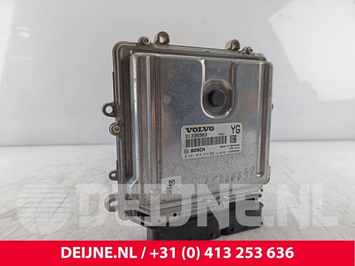 Used Engine management computer Volvo V60 I (FW/GW) 2.0 D3 20V Price on request offered by van Deijne Onderdelen Uden B.V.