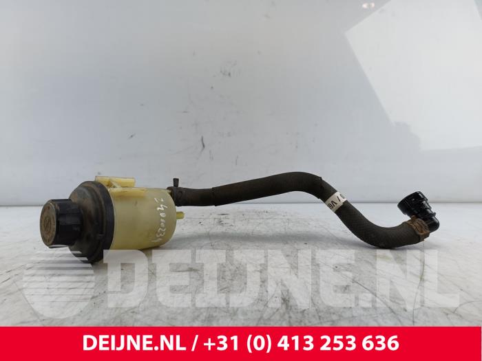 Begagnade Styrservotank Volvo V60 I (FW/GW) 2.0 D3 20V Pris € 15,00 Marginaltabell erbjuds av van Deijne Onderdelen Uden B.V.