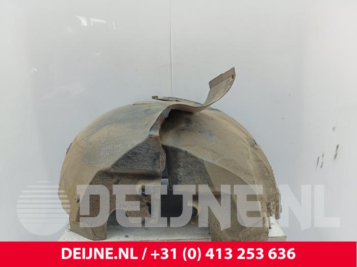 Używane Nadkole Volkswagen Crafter 2.5 TDI 30/35/50 Cena na żądanie oferowane przez van Deijne Onderdelen Uden B.V.