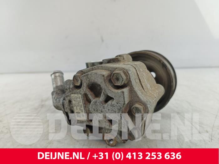 Usagé Pompe de direction Volkswagen Caddy III (2KA,2KH,2CA,2CH) 1.6 TDI 16V Prix € 36,30 Prix TTC proposé par van Deijne Onderdelen Uden B.V.