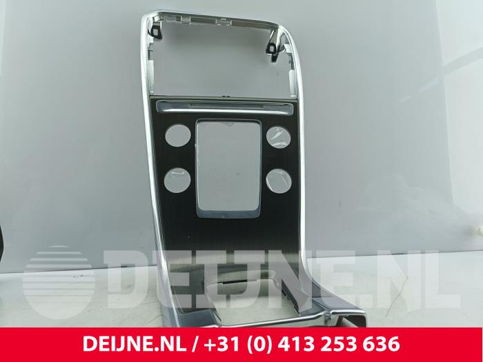 Gebrauchte Radioblende Volvo XC60 I (DZ) 2.0 D3 20V Preis € 40,00 Margenregelung angeboten von van Deijne Onderdelen Uden B.V.