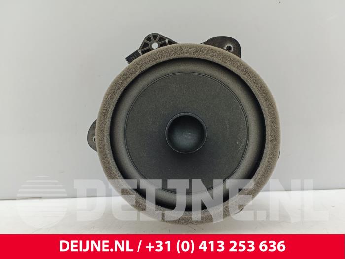 Używane Glosnik Lynk &amp; Co 08 1.5 Core, More Cena na żądanie oferowane przez van Deijne Onderdelen Uden B.V.