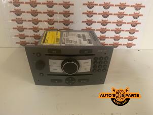Usagé Radio/Lecteur CD Opel Astra H (L48) 1.6 16V Twinport Prix € 75,00 Règlement à la marge proposé par Auto's en Parts Westland B.V.