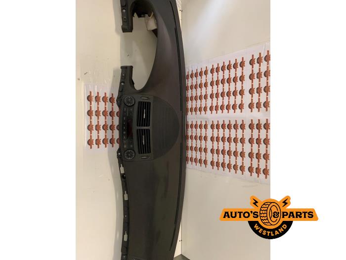 Używane Panel Mercedes E (W211) 2.2 E-200 CDI 16V Cena € 50,00 Procedura marży oferowane przez Auto's en Parts Westland B.V.