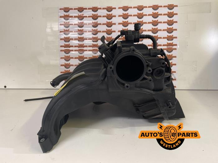Używane Kolektor dolotowy BMW 1 serie (E81) 118i 16V Cena € 25,00 Procedura marży oferowane przez Auto's en Parts Westland B.V.