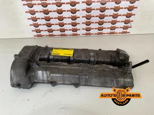 Used Rocker cover Mercedes ML I (163) 400 4.0 CDI V8 32V Price on request offered by Auto's en Parts Westland B.V.