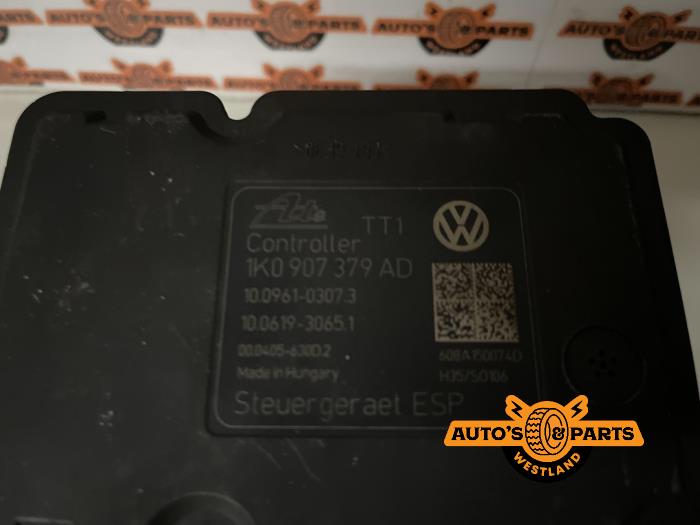 Pompe ABS d'un Volkswagen Golf VI (5K1) 1.4 TSI 122 16V 2012