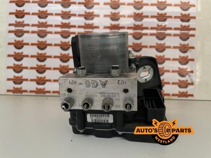 Usagé Pompe ABS Opel Corsa D 1.6i OPC 16V Turbo Nürburgring Edition Prix € 149,99 Règlement à la marge proposé par Auto's en Parts Westland B.V.
