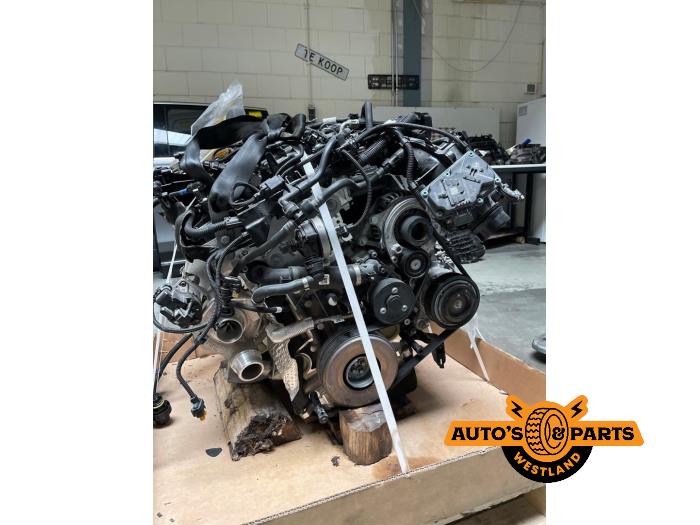 Engine from a BMW 4 serie (F33) 420i 2.0 Twinpower Turbo 16V 2021