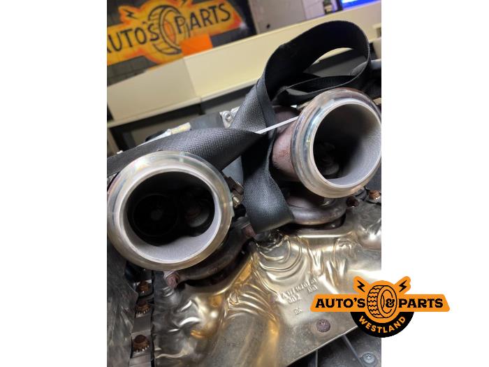 Engine from a Mercedes-Benz C (W205) C-63 S,Edition 1 AMG 4.0 V8 Biturbo 2017