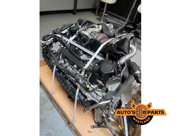 Engine from a Mercedes-Benz C (W205) C-63 S,Edition 1 AMG 4.0 V8 Biturbo 2017