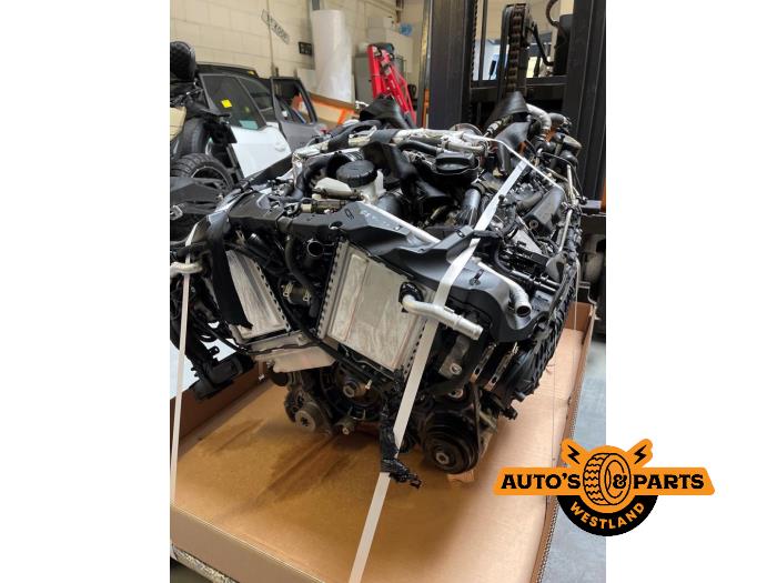 Engine from a Mercedes-Benz C (W205) C-63 S,Edition 1 AMG 4.0 V8 Biturbo 2017