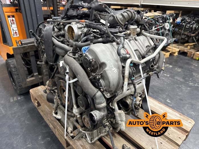 Engine from a Porsche Macan (95B) 3.0 V6 24V S 2017