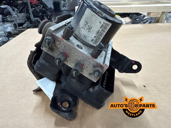 Usagé Bloc ABS Opel Agila (B) 1.2 16V Prix € 299,99 Règlement à la marge proposé par Auto's en Parts Westland B.V.