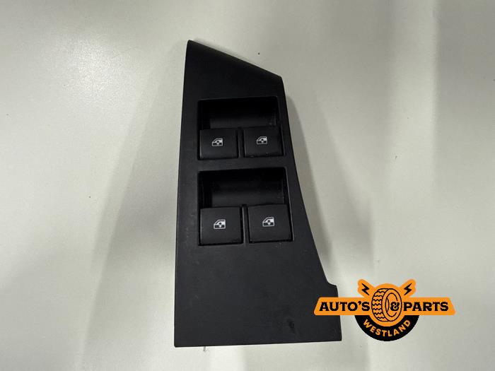 Usados Interruptor de ventanilla eléctrica Opel Cascada 1.4 Turbo 16V Precio € 90,75 IVA incluido ofrecido por Auto's en Parts Westland B.V.