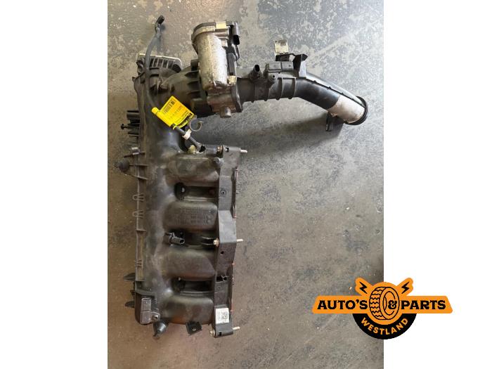 Używane Kolektor dolotowy Mercedes A (W176) 1.6 A-160 16V Cena € 75,00 Procedura marży oferowane przez Auto's en Parts Westland B.V.