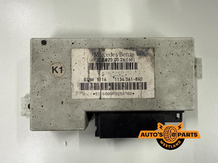 Używane Modul alarmu Mercedes C (W202) 1.8 C-180 16V Cena € 124,99 Procedura marży oferowane przez Auto's en Parts Westland B.V.