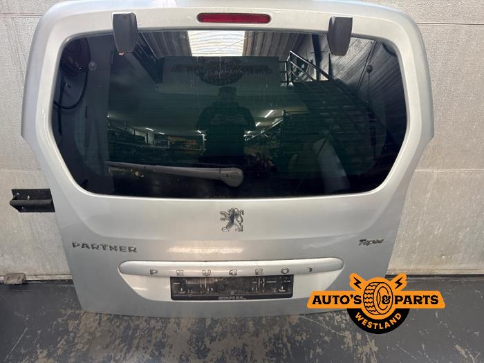 Begagnade Baklucka Peugeot Partner (GC/GF/GG/GJ/GK) 1.6 HDI 75 16V Pris € 650,00 Marginaltabell erbjuds av Auto's en Parts Westland B.V.