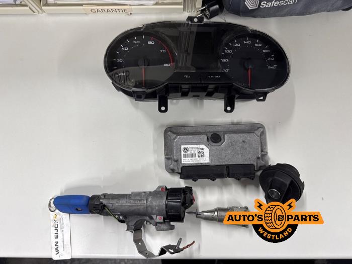 Używane Komputer sterowania silnika Seat Ibiza IV (6J5) 1.4 16V Cena € 175,00 Procedura marży oferowane przez Auto's en Parts Westland B.V.