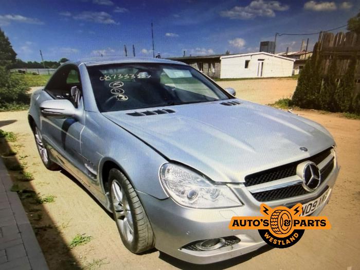 Używane Pompa ABS Mercedes SL (R230) 3.5 SL-350 V6 24V Cena € 907,50 Z VAT oferowane przez Auto's en Parts Westland B.V.
