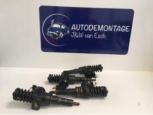 Usagé Injecteur (diesel) Audi A4 Avant (B8) Prix € 121,00 Prix TTC proposé par Autodemontage J&W van Esch