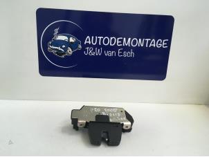 Used Tailgate lock mechanism Peugeot 2008 (CU) 1.2 12V e-THP PureTech 110 Price € 24,20 Inclusive VAT offered by Autodemontage J&W van Esch