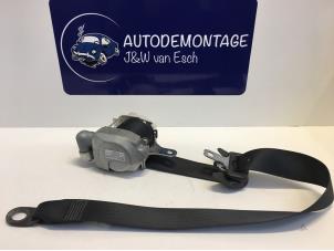 Used Front seatbelt, left Peugeot 107 1.0 12V Price € 42,35 Inclusive VAT offered by Autodemontage J&W van Esch