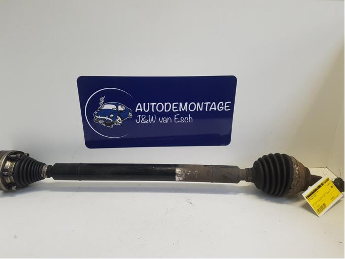 Front drive shaft, right from a Volkswagen Touran (1T3) 1.6 TDI 16V 2014