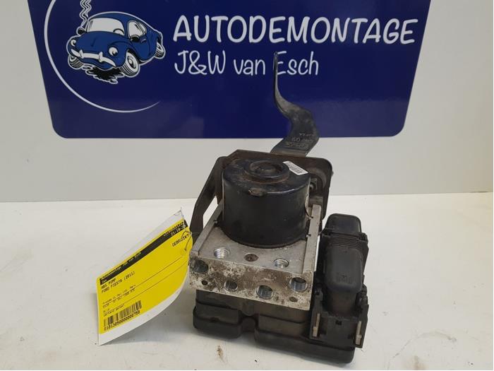 Usagé Bloc ABS Ford Fiesta 6 (JA8) 1.4 TDCi Prix € 90,75 Prix TTC proposé par Autodemontage J&W van Esch