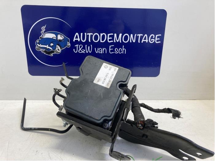 Używane Pompa ABS Volkswagen Polo V (6R) 1.4 TDI 12V 105 Cena € 60,50 Z VAT oferowane przez Autodemontage J&W van Esch