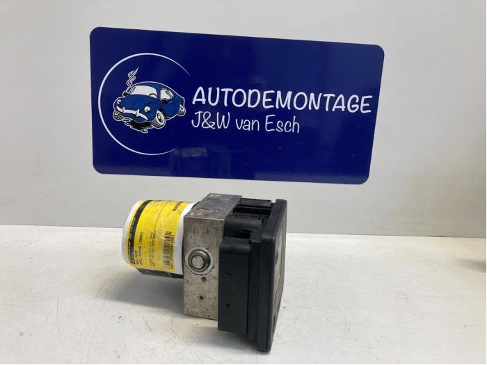 Używane Pompa ABS Opel Astra H (L48) 1.7 CDTi 16V Cena € 60,50 Z VAT oferowane przez Autodemontage J&W van Esch