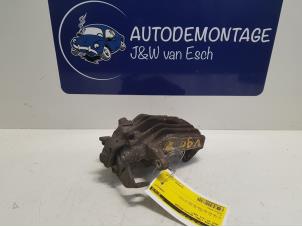 Usados Pinza de freno derecha detrás Audi A3 (8L1) 1.8 20V Precio € 36,30 IVA incluido ofrecido por Autodemontage J&W van Esch