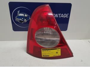 Used Taillight, left Renault Clio II (BB/CB) 1.4 16V Price € 24,20 Inclusive VAT offered by Autodemontage J&W van Esch