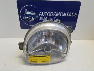 Używane Reflektor lewy Renault Twingo (C06) 1.2 16V Cena € 24,20 Z VAT oferowane przez Autodemontage J&W van Esch