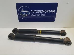 Usagé Kit amortisseur Peugeot Bipper (AA) 1.4 HDi Prix € 60,50 Prix TTC proposé par Autodemontage J&W van Esch