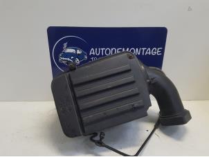 Used Air filter Volkswagen Caddy Combi III (2KB,2KJ) 2.0 SDI Price € 30,25 Inclusive VAT offered by Autodemontage J&W van Esch