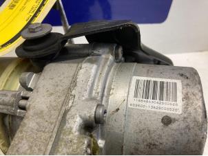 Used Power steering pump Dacia Dokker Express (8S) 1.5 dCi 90 Price € 181,50 Inclusive VAT offered by Autodemontage J&W van Esch