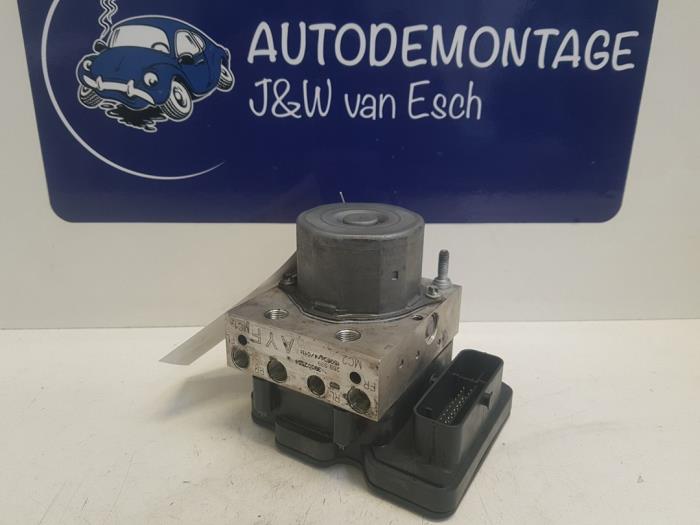 Begagnade ABS-pump Opel Corsa E 1.3 CDTi 16V ecoFLEX Pris € 181,50 Inklusive moms erbjuds av Autodemontage J&W van Esch