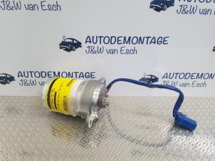 Używane Pompa wspomagania kierownicy Renault Twingo II (CN) 1.2 16V Cena € 121,00 Z VAT oferowane przez Autodemontage J&W van Esch