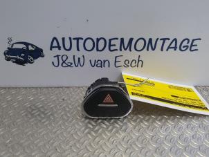 Gebrauchte Panikbeleuchtung Schalter Opel Adam 1.4 16V Preis € 12,10 Mit Mehrwertsteuer angeboten von Autodemontage J&W van Esch