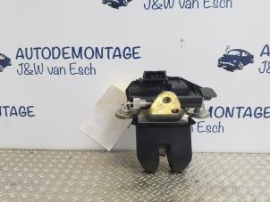 Usagé Serrure de coffre Skoda Fabia II Combi 1.4i 16V Prix € 24,20 Prix TTC proposé par Autodemontage J&W van Esch