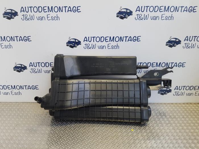 Filtre carbone d'un Volkswagen Golf VIII (CD1) 1.5 TSI BlueMotion 16V 2020