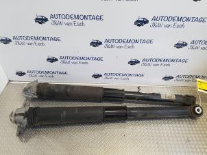 Usados Juego de amortiguador Volkswagen Golf VIII (CD1) 1.5 TSI BlueMotion 16V Precio € 181,50 IVA incluido ofrecido por Autodemontage J&W van Esch