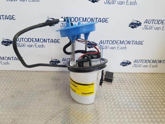 Pompe à carburant d'un Volkswagen Golf VIII (CD1) 1.5 TSI BlueMotion 16V 2020