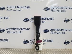 Usados Lengüeta cinturón de seguridad izquierda delante Ford Fiesta 6 (JA8) 1.0 EcoBoost 12V 125 Precio € 60,50 IVA incluido ofrecido por Autodemontage J&W van Esch