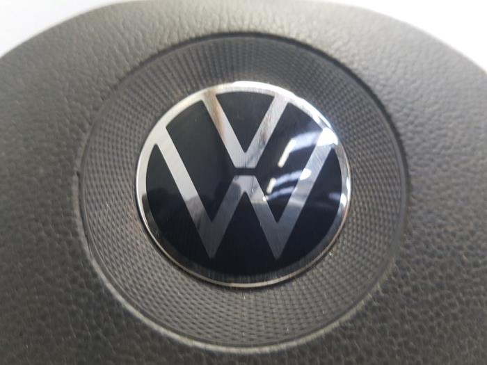 Airbag gauche (volant) d'un Volkswagen Golf VIII (CD1) 1.5 TSI BlueMotion 16V 2020