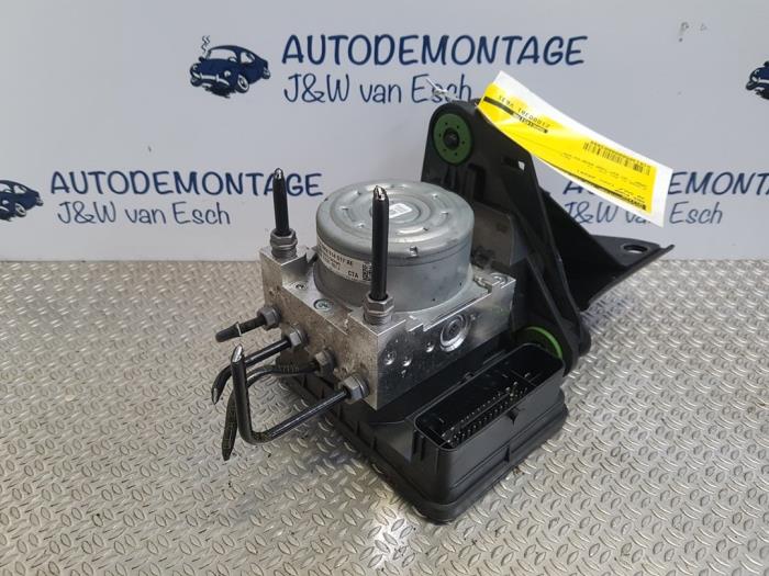 Usagé Bloc ABS Volkswagen Golf VIII (CD1) 1.5 TSI BlueMotion 16V Prix € 302,50 Prix TTC proposé par Autodemontage J&W van Esch